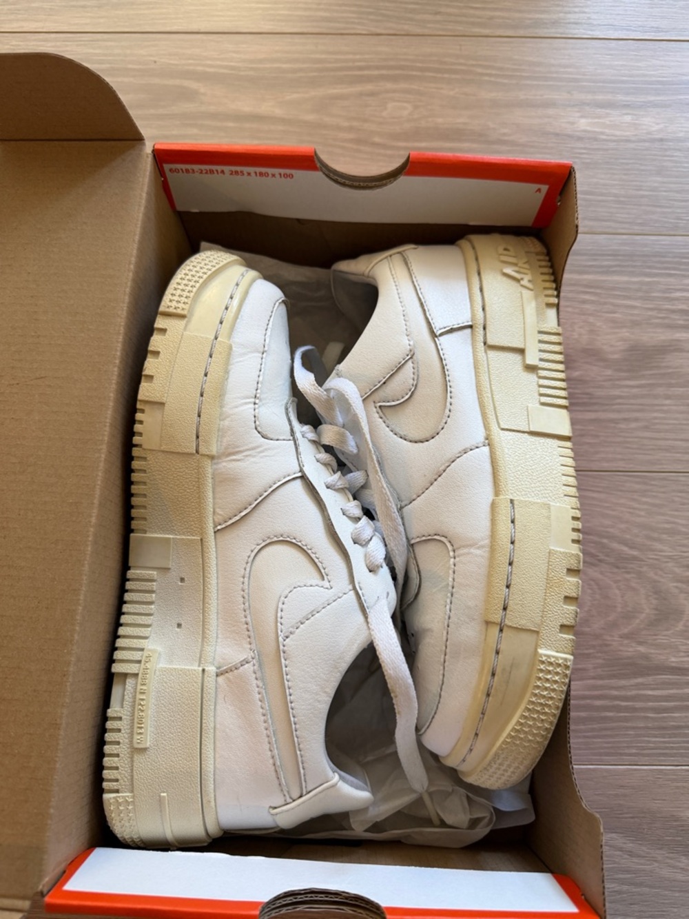 Nike AF1 ‘Pixel white’